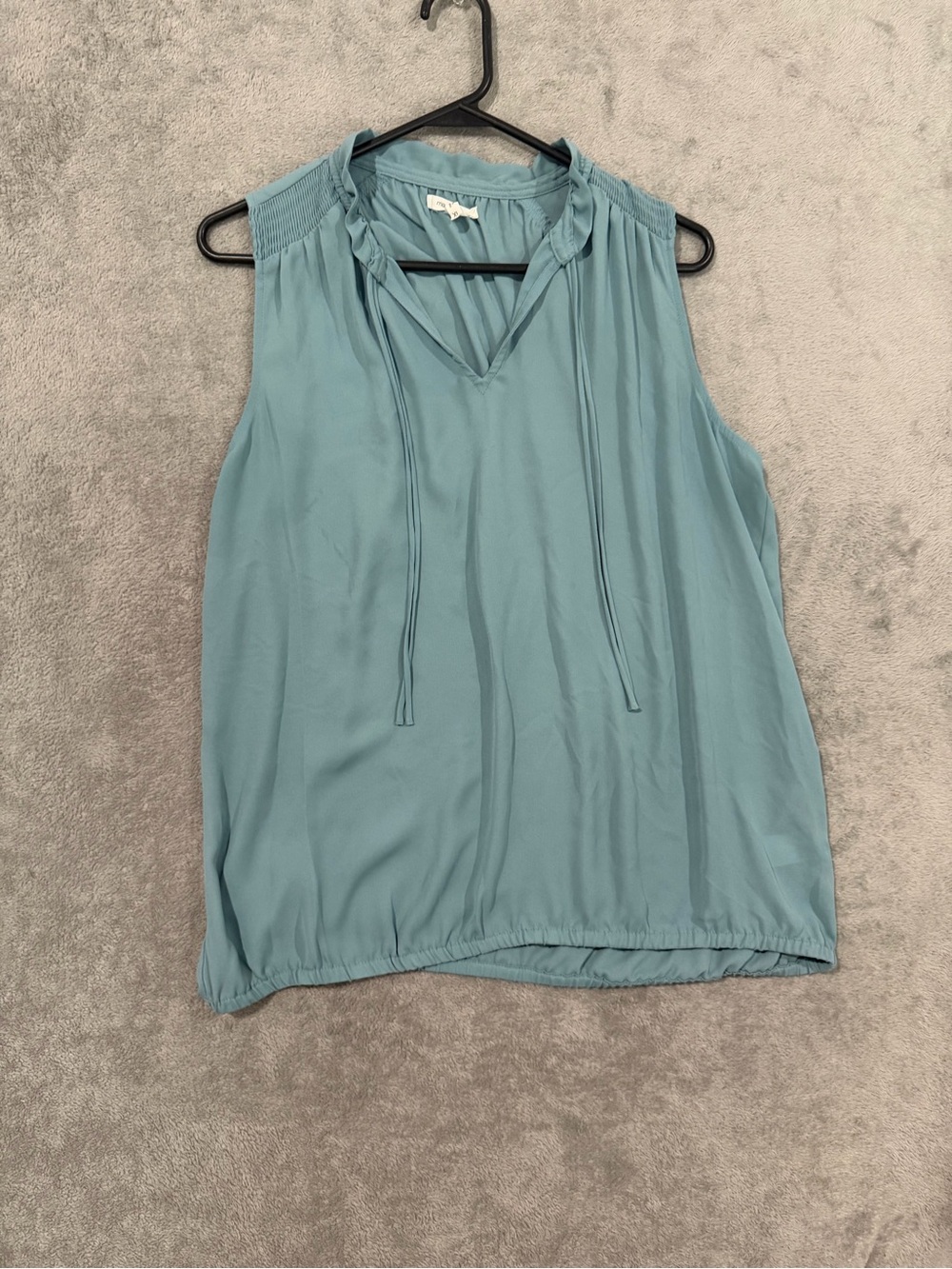 Maurices Women’s XL Blue Sleeveless Blouse Tie Neck Smocked Shoulder Top